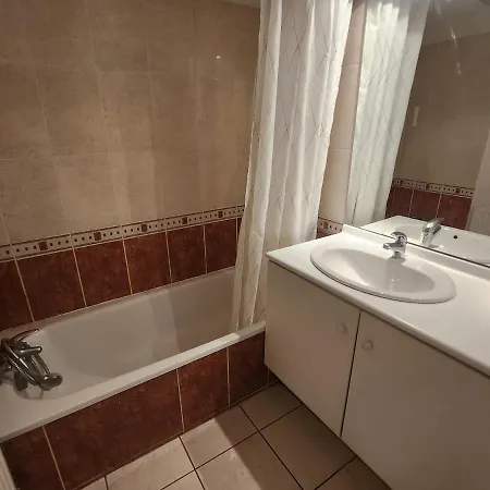 T3 Avec Piscine A 5mn Du Centre Apartment Valence (Drome)